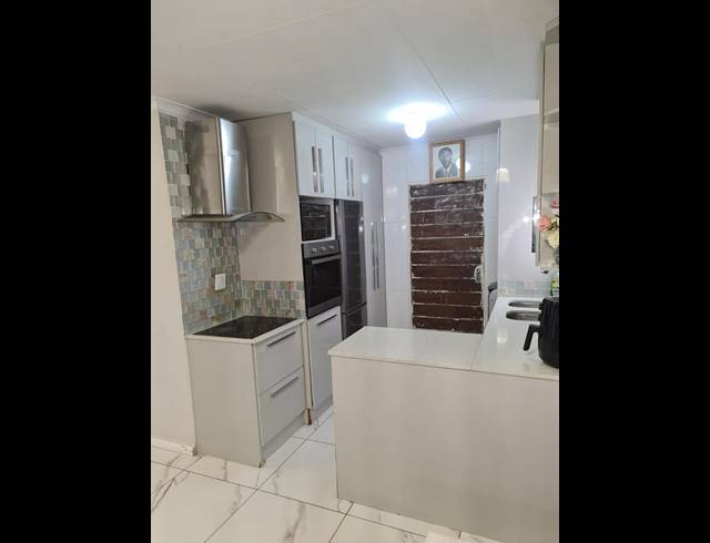 3 BEDROOM HOUSE FOR SALE IN WINDMILL PARK EXT